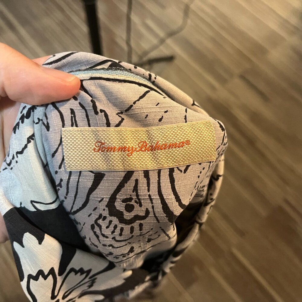 🌴 Tommy Bahama Men’s Silk Hawaiian Camp Shirt Black Gray Tropical Print Size L 🌴 - Picture 5 of 6
